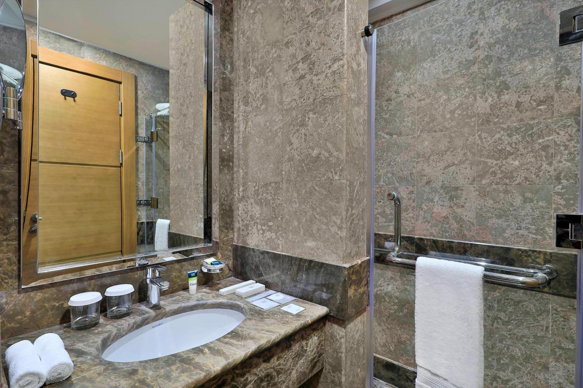 מכה Four Points By Sheraton Makkah Al Naseem מראה חיצוני תמונה Bathroom